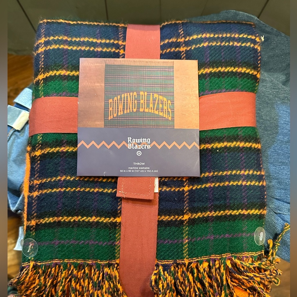 Rowing Blazers x Target‎ Rowing Blazers Logo Throw Blanket
